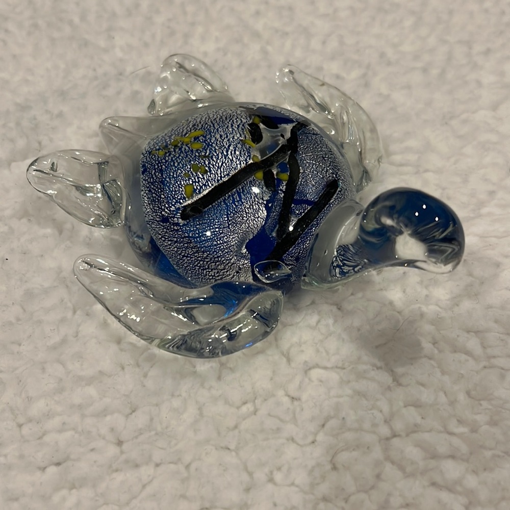 Glass sea turtle nicknack